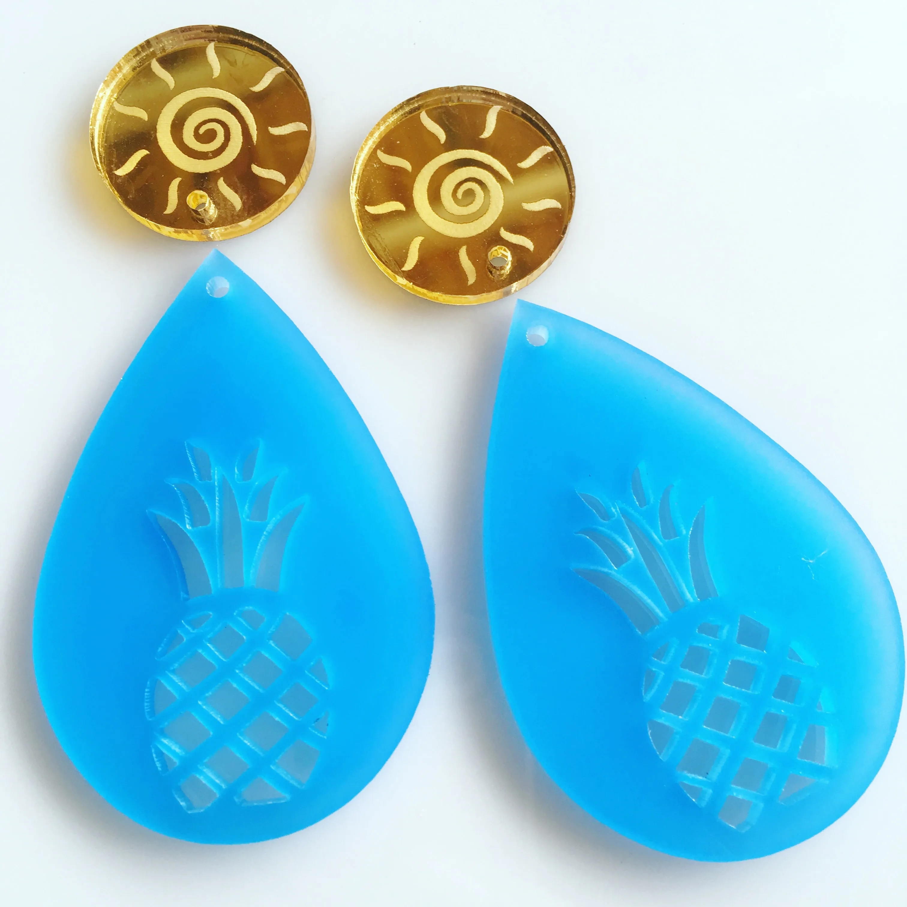 Pineapple Pendants/ 6 Pieces, 50mm