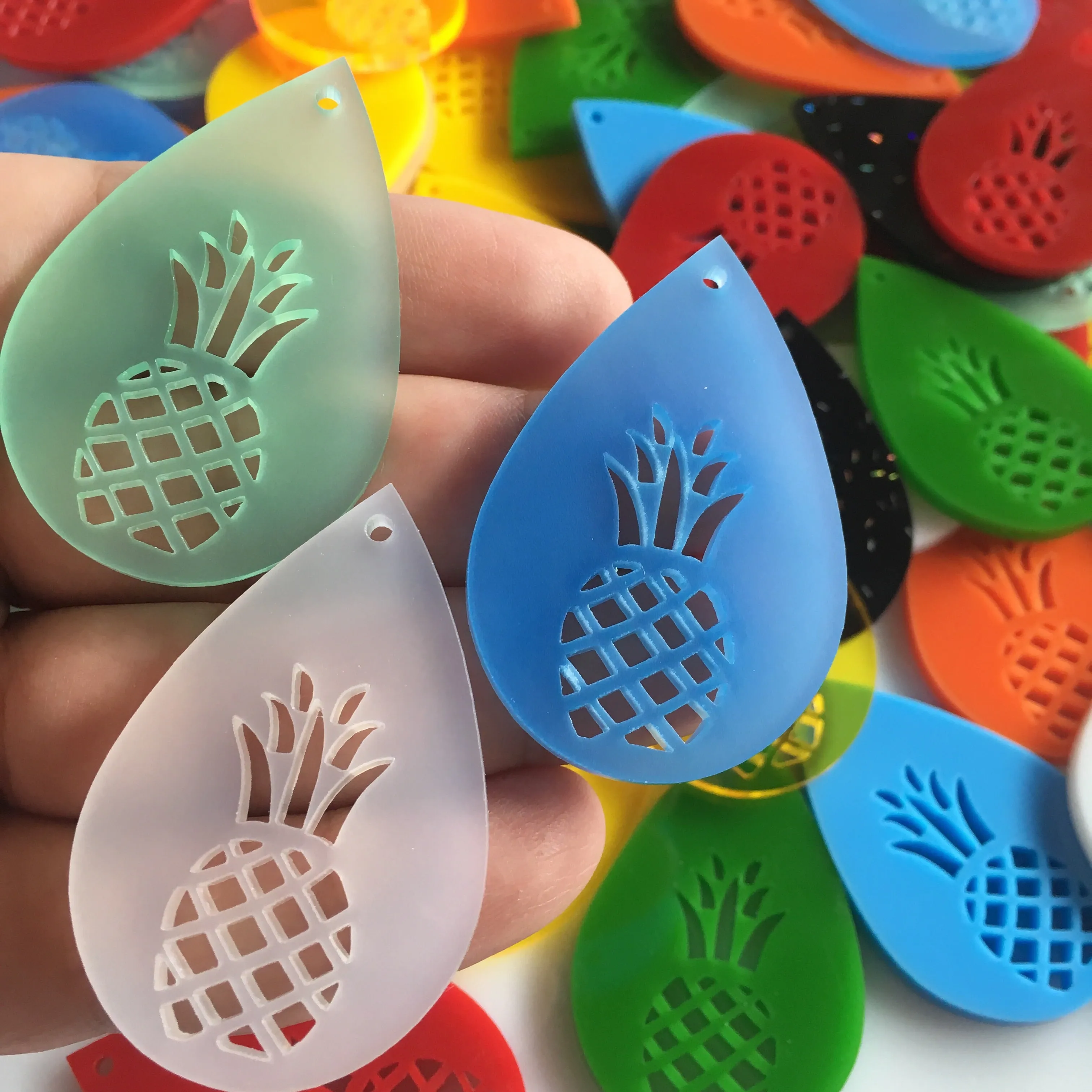 Pineapple Pendants/ 6 Pieces, 50mm