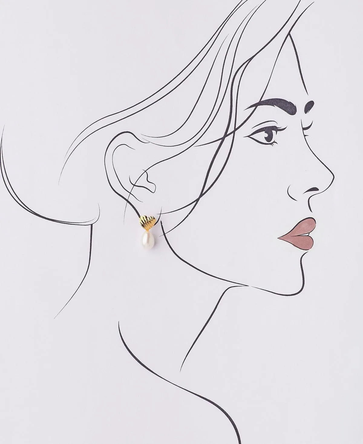 Pretty Heart Pearl Stud Earring