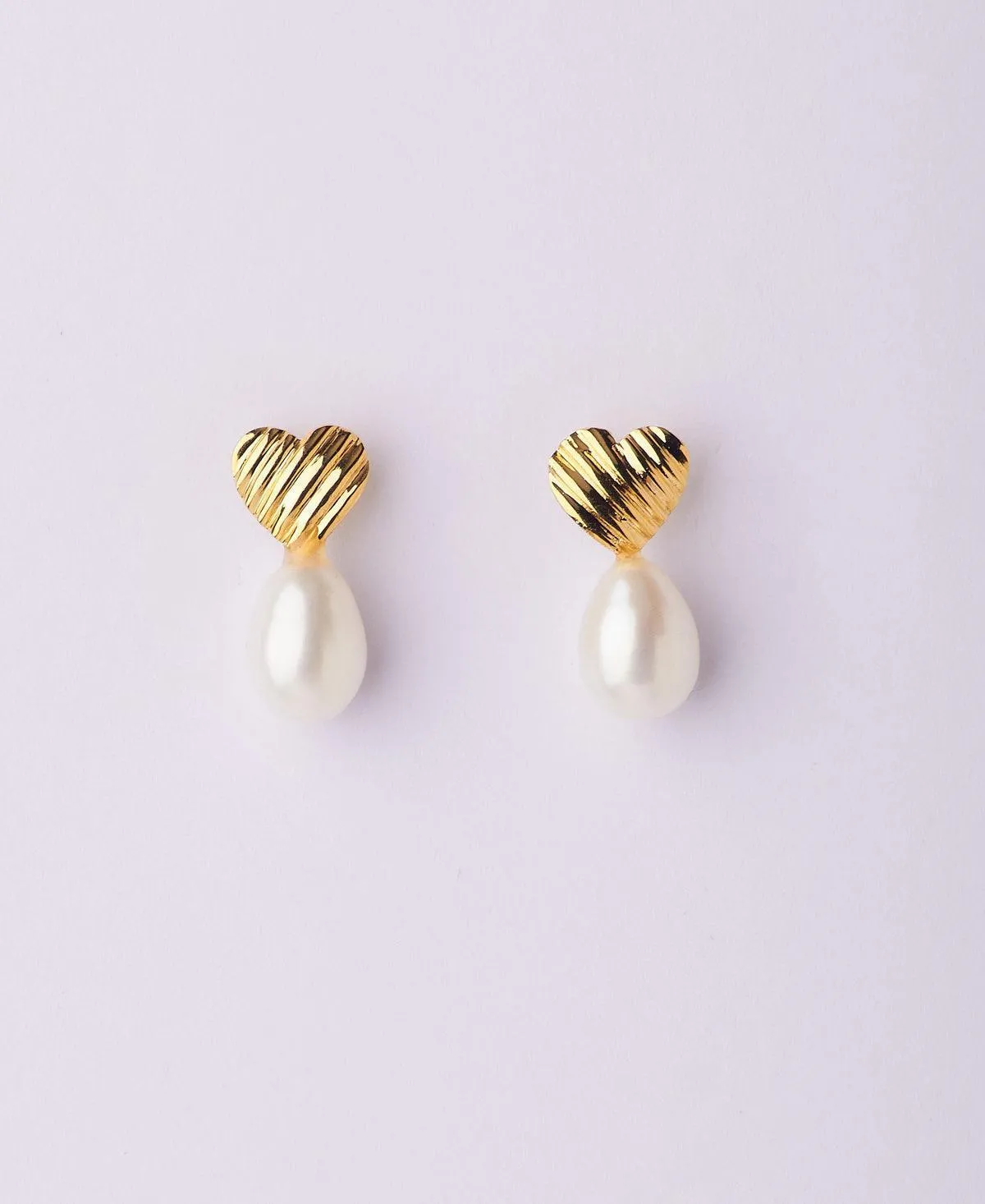 Pretty Heart Pearl Stud Earring