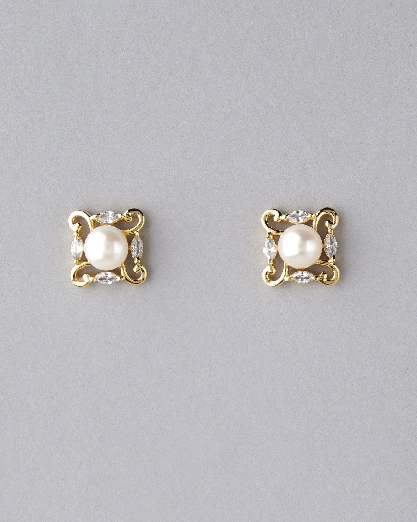 Pretty Pearl & Stone Stud Earring