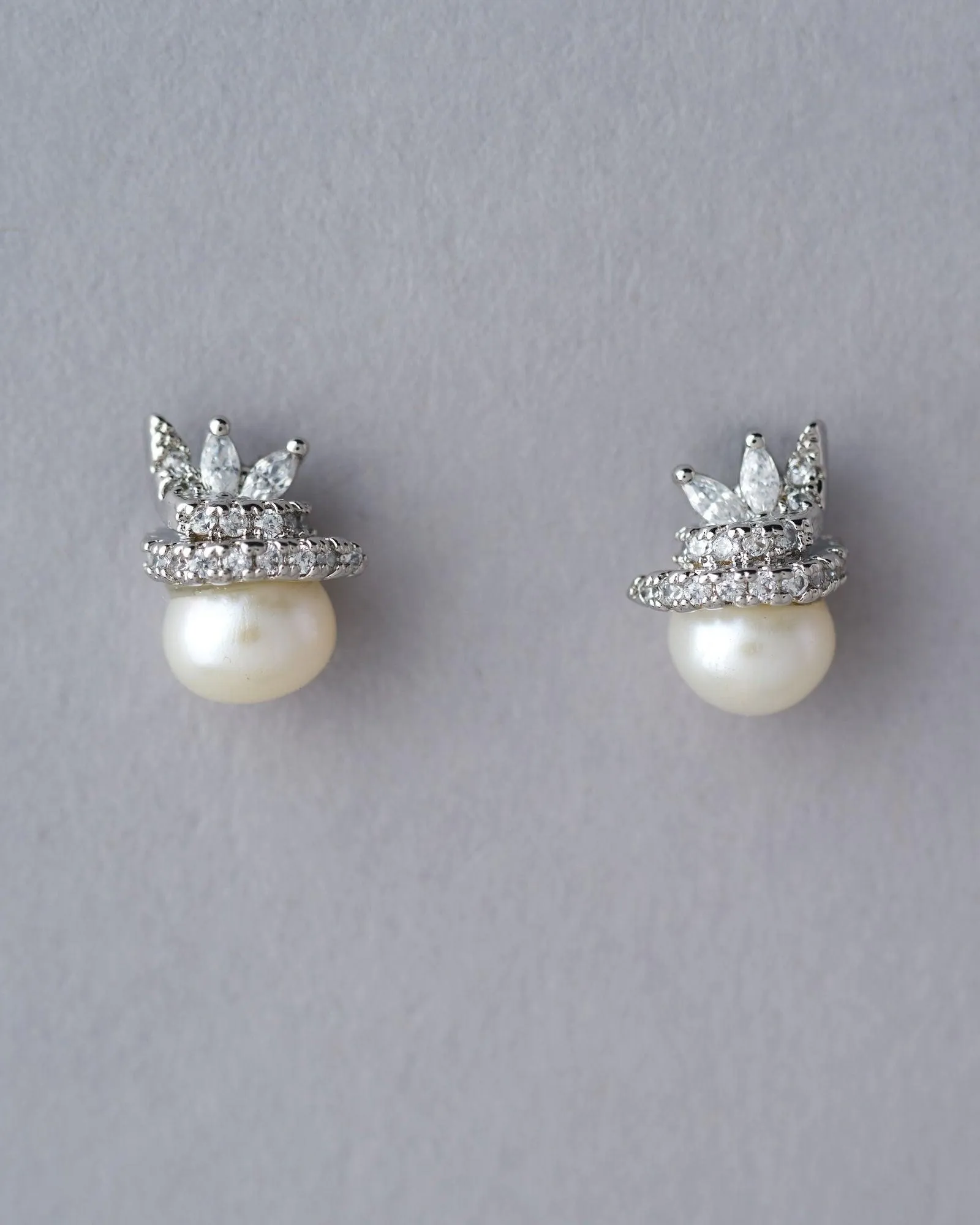 Pretty Stud Pearl Earring