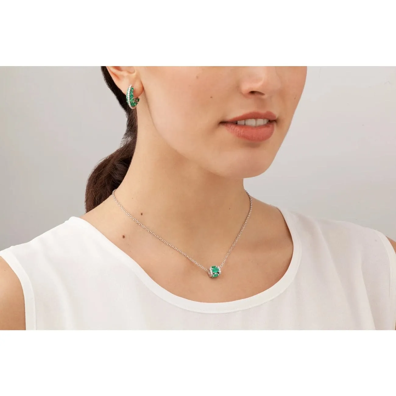 Procida 18K White Gold Emerald Pendant