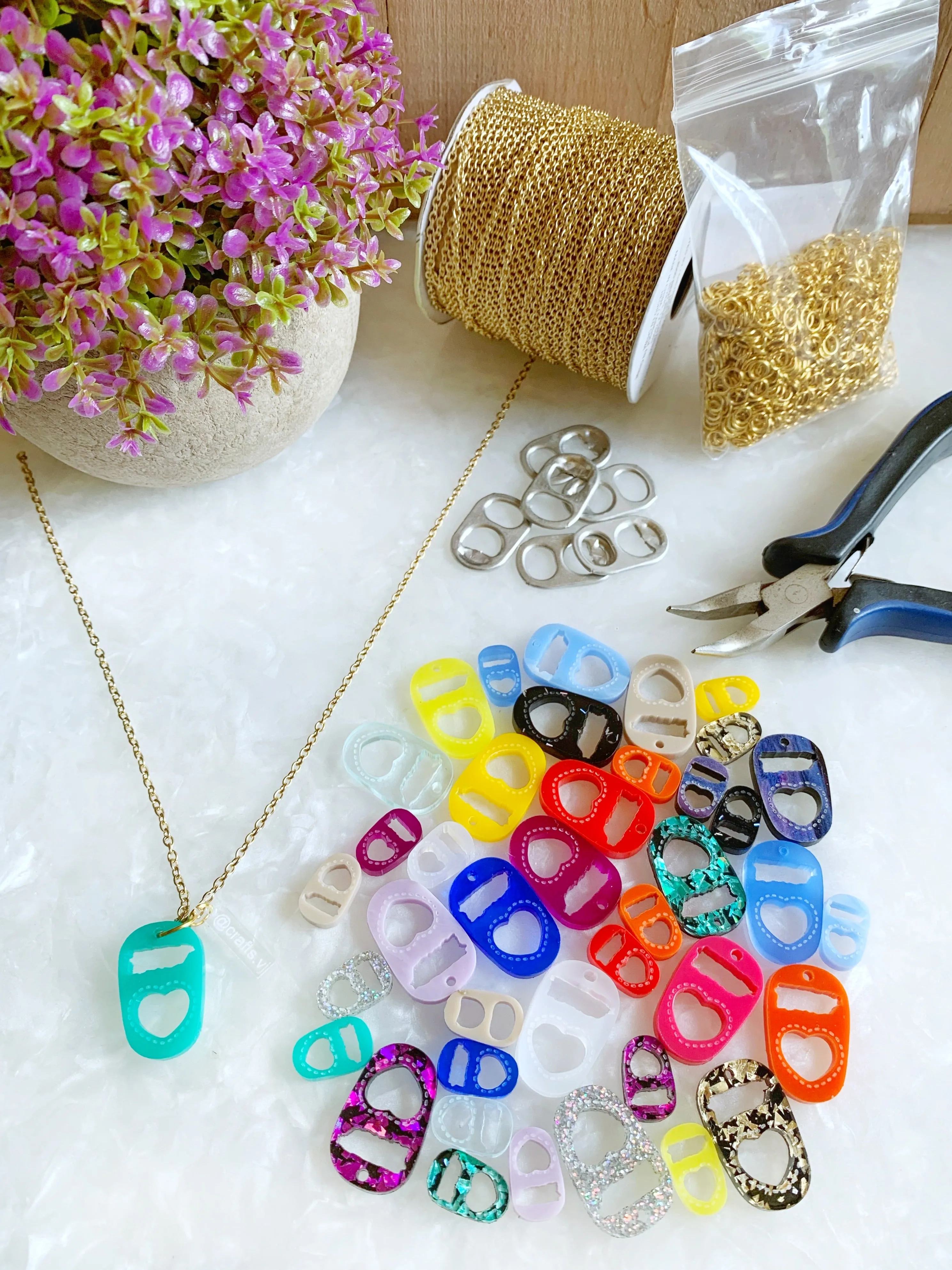 Puerto Rico soda pop tabs charms / anillas de latas / 10 Pieces, 15mm
