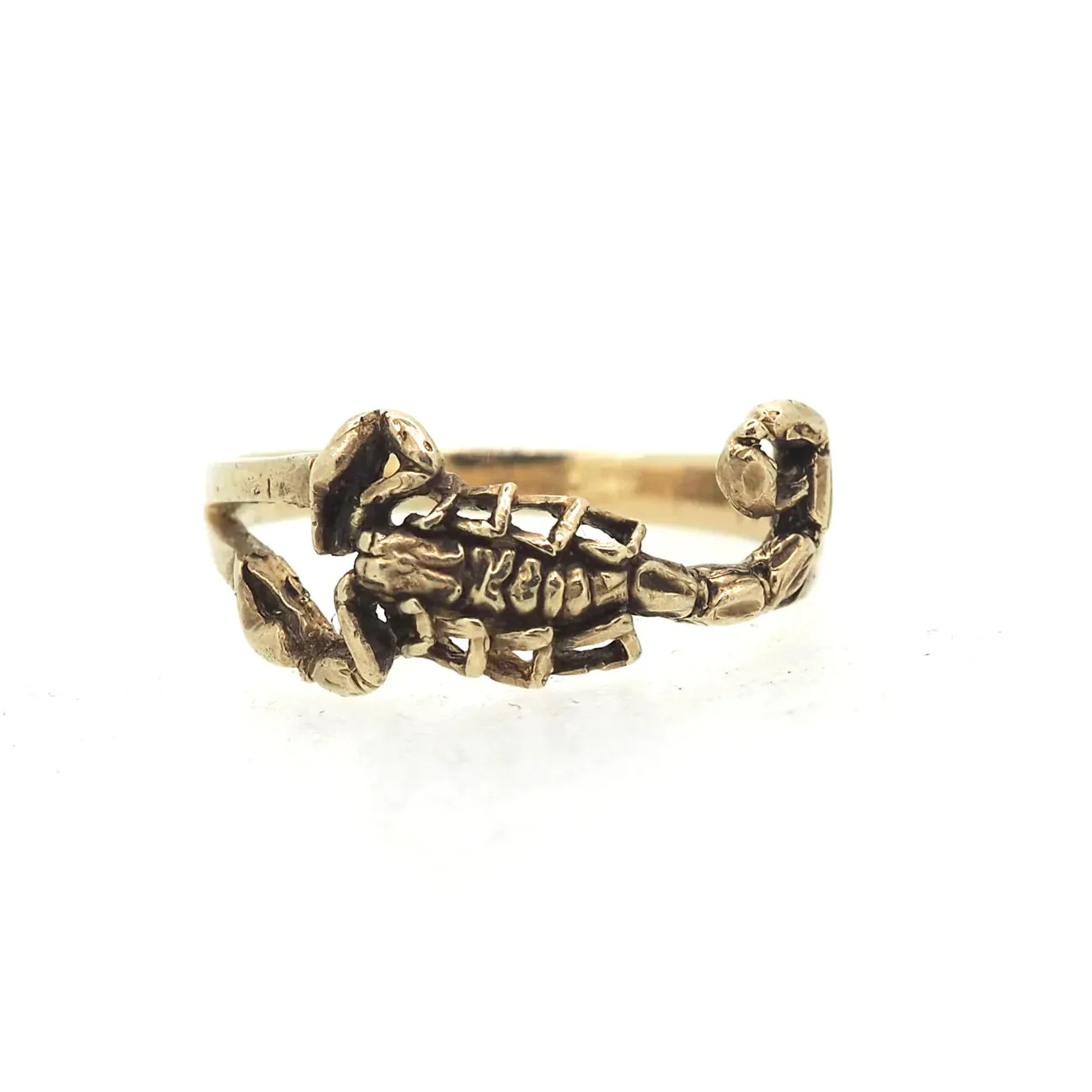 Scorpion East West Ring