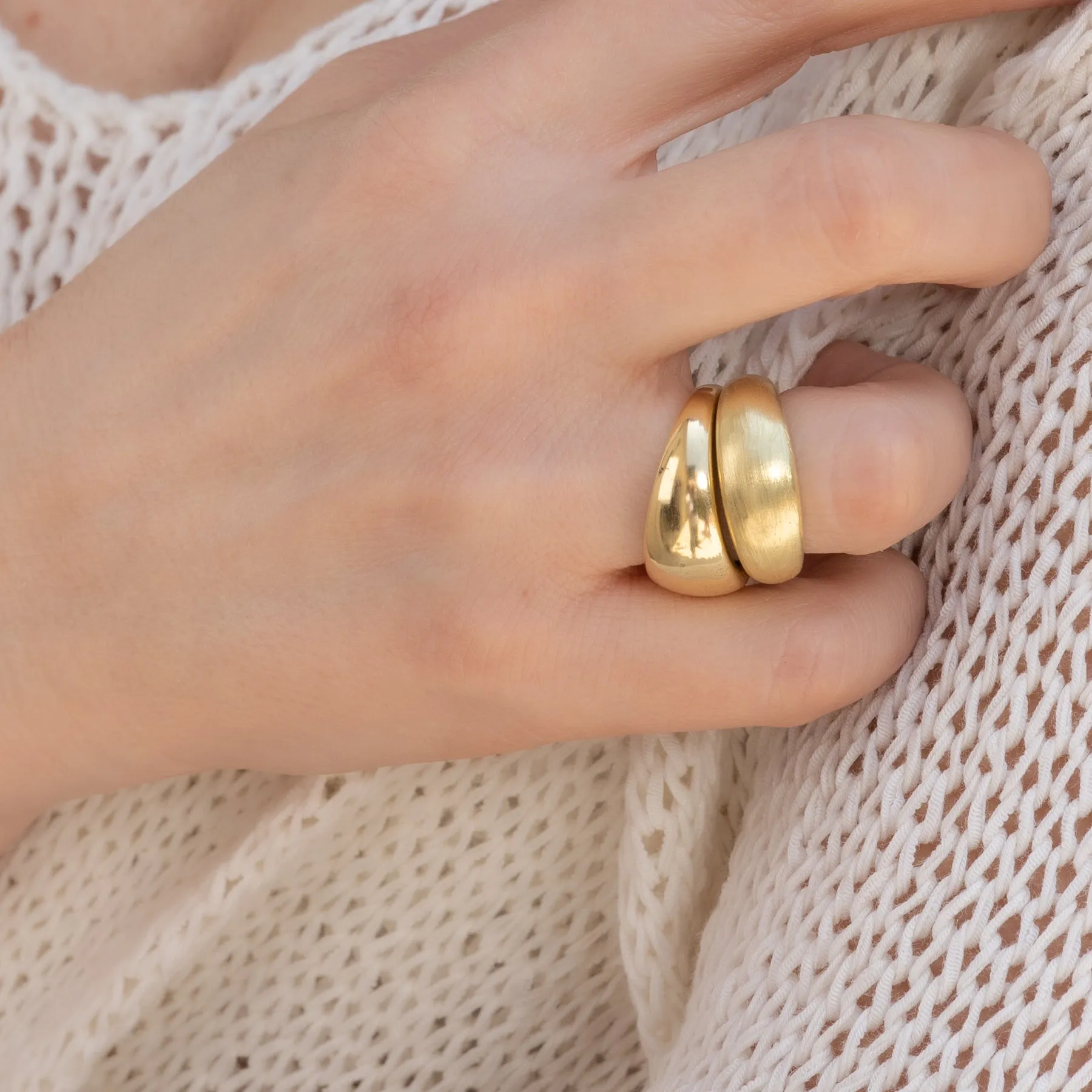 Sculptured stacking rings