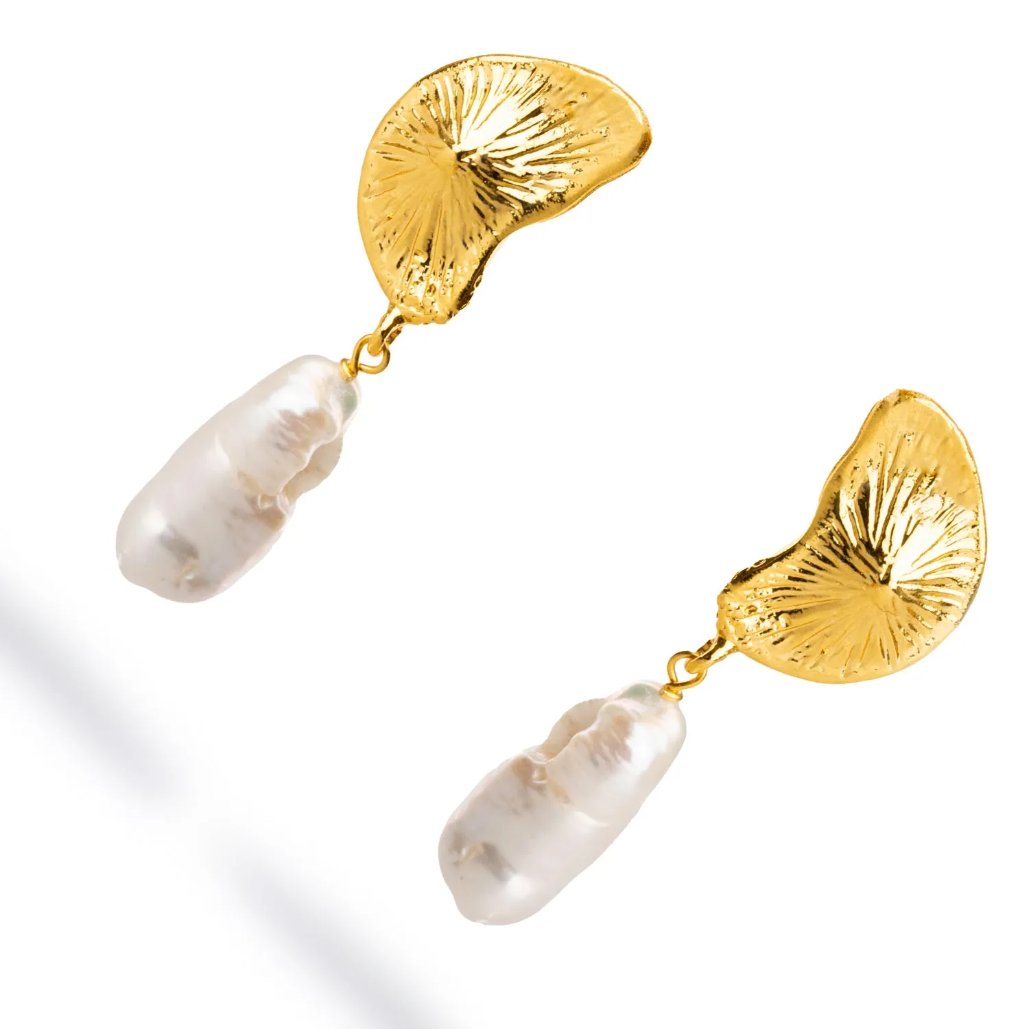 Sea Shell Design Pearl Dangle Earrings