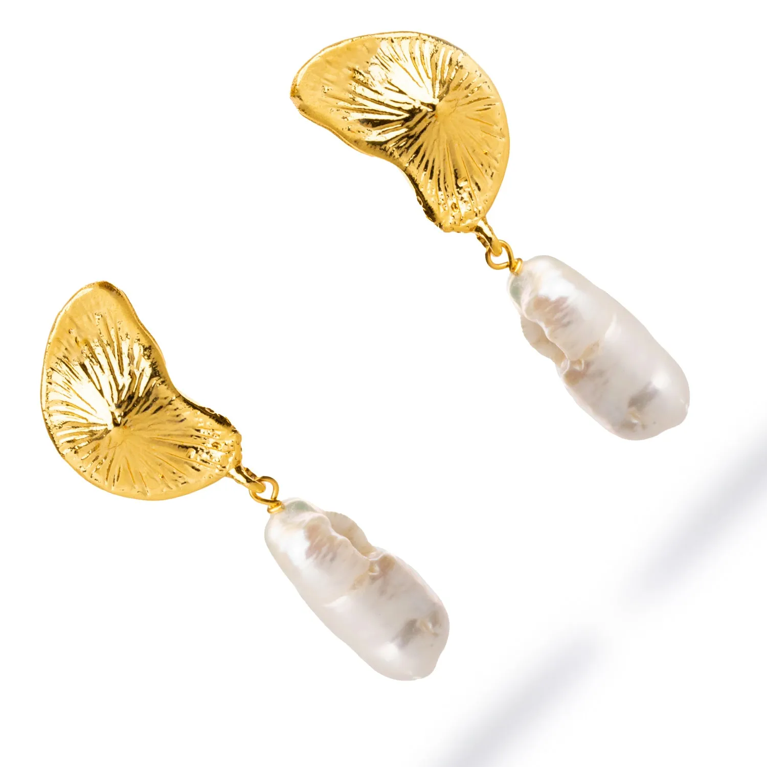 Sea Shell Design Pearl Dangle Earrings