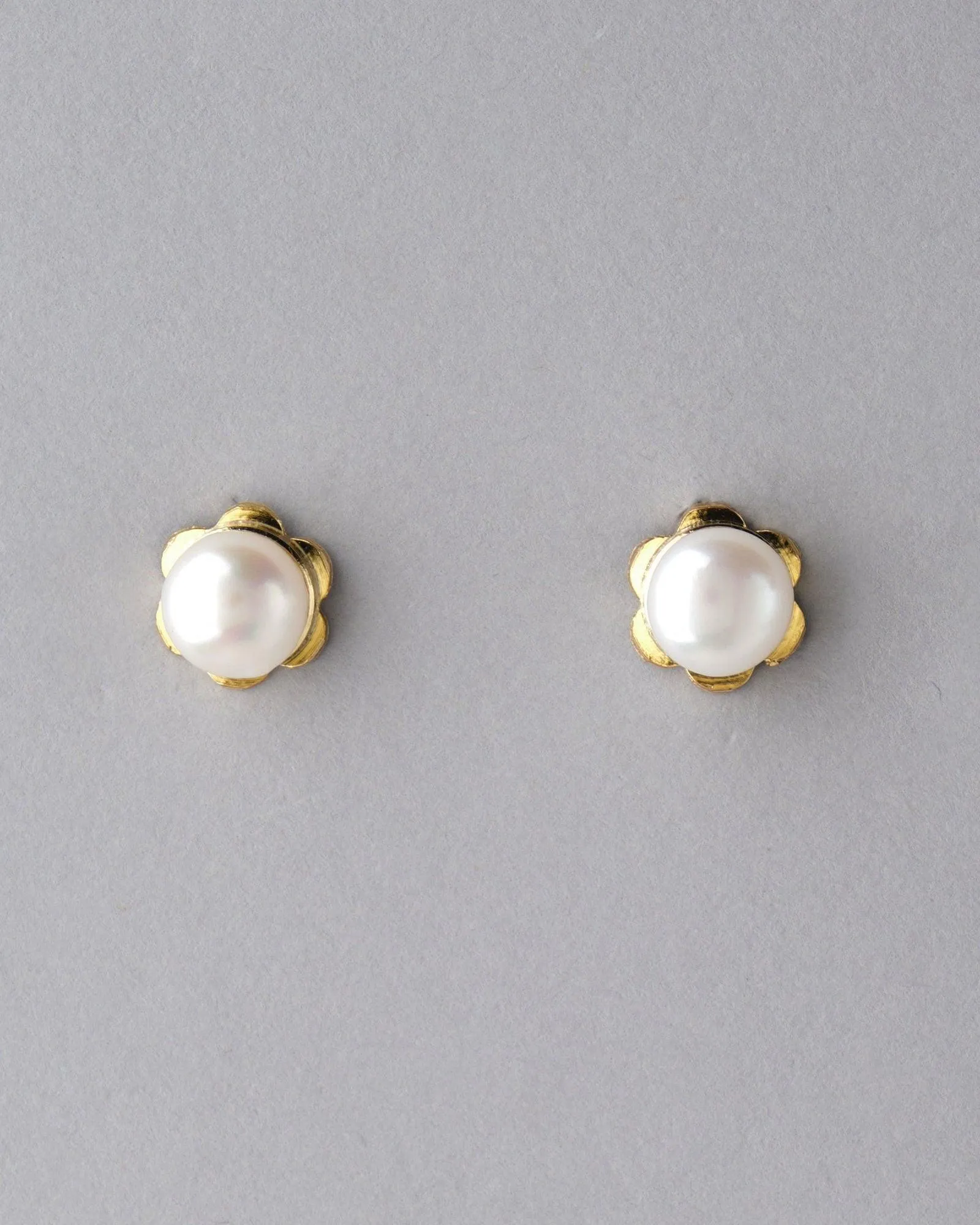 Simple Pearl Stud Earring