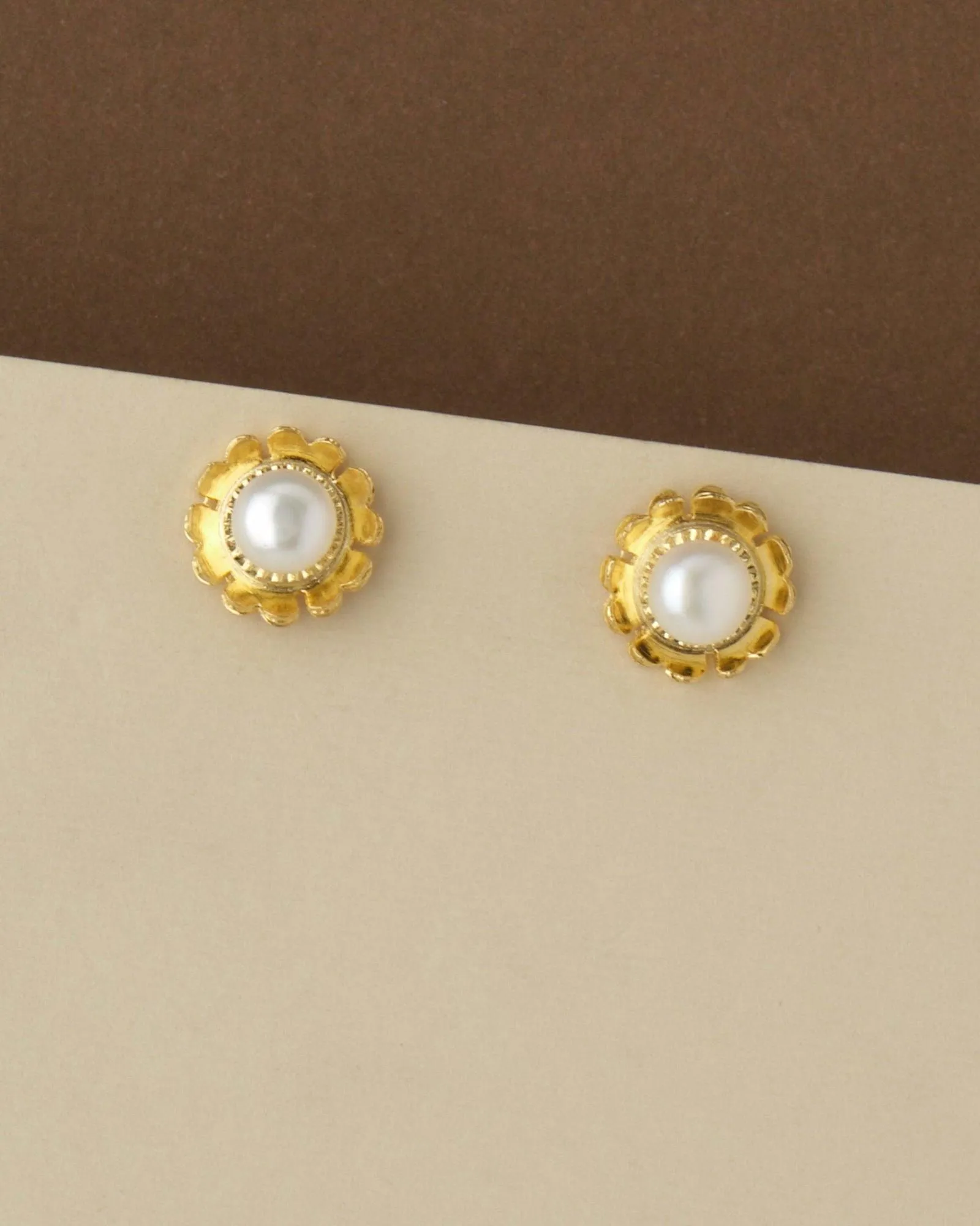 Simple Pearl Stud Earring