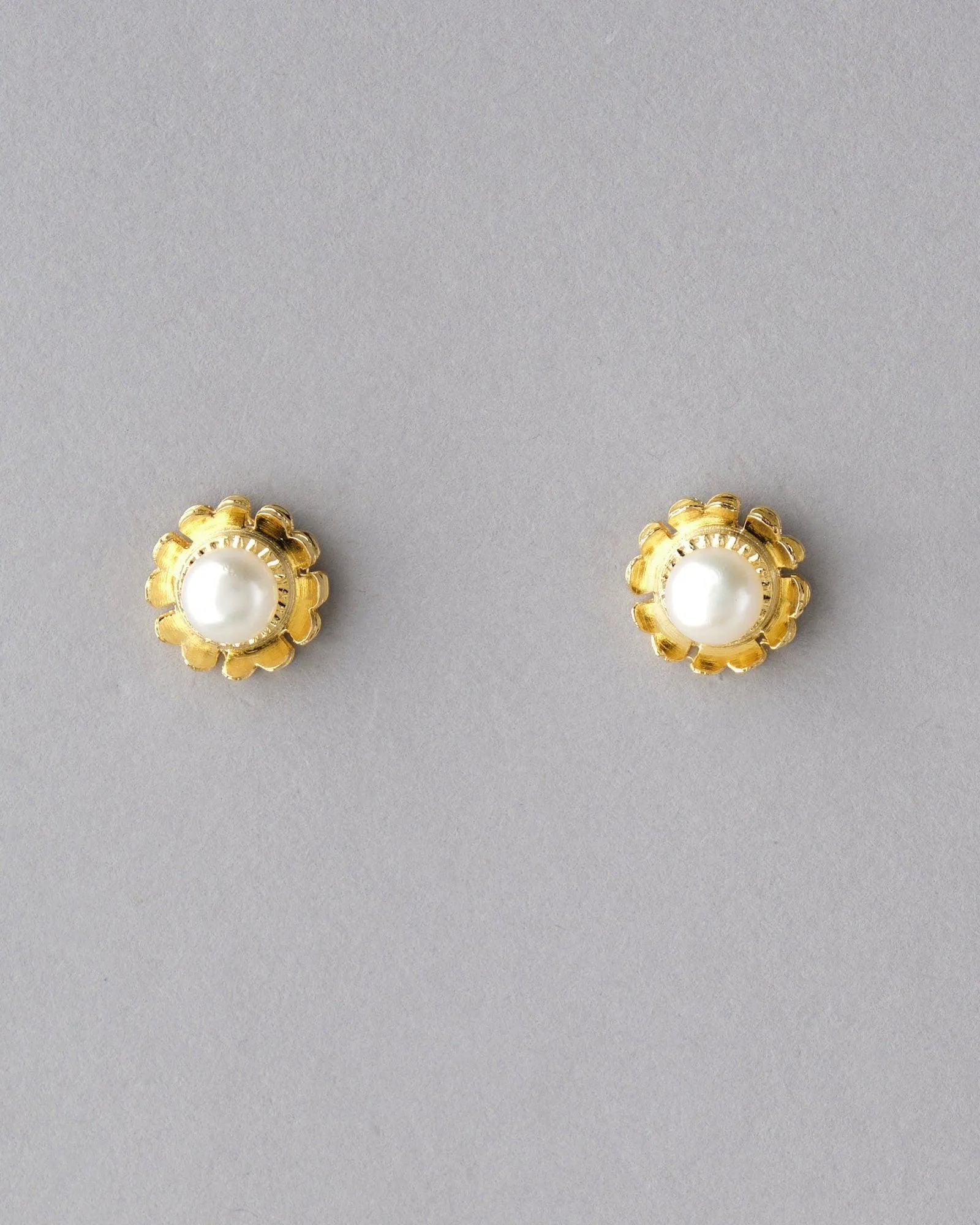 Simple Pearl Stud Earring