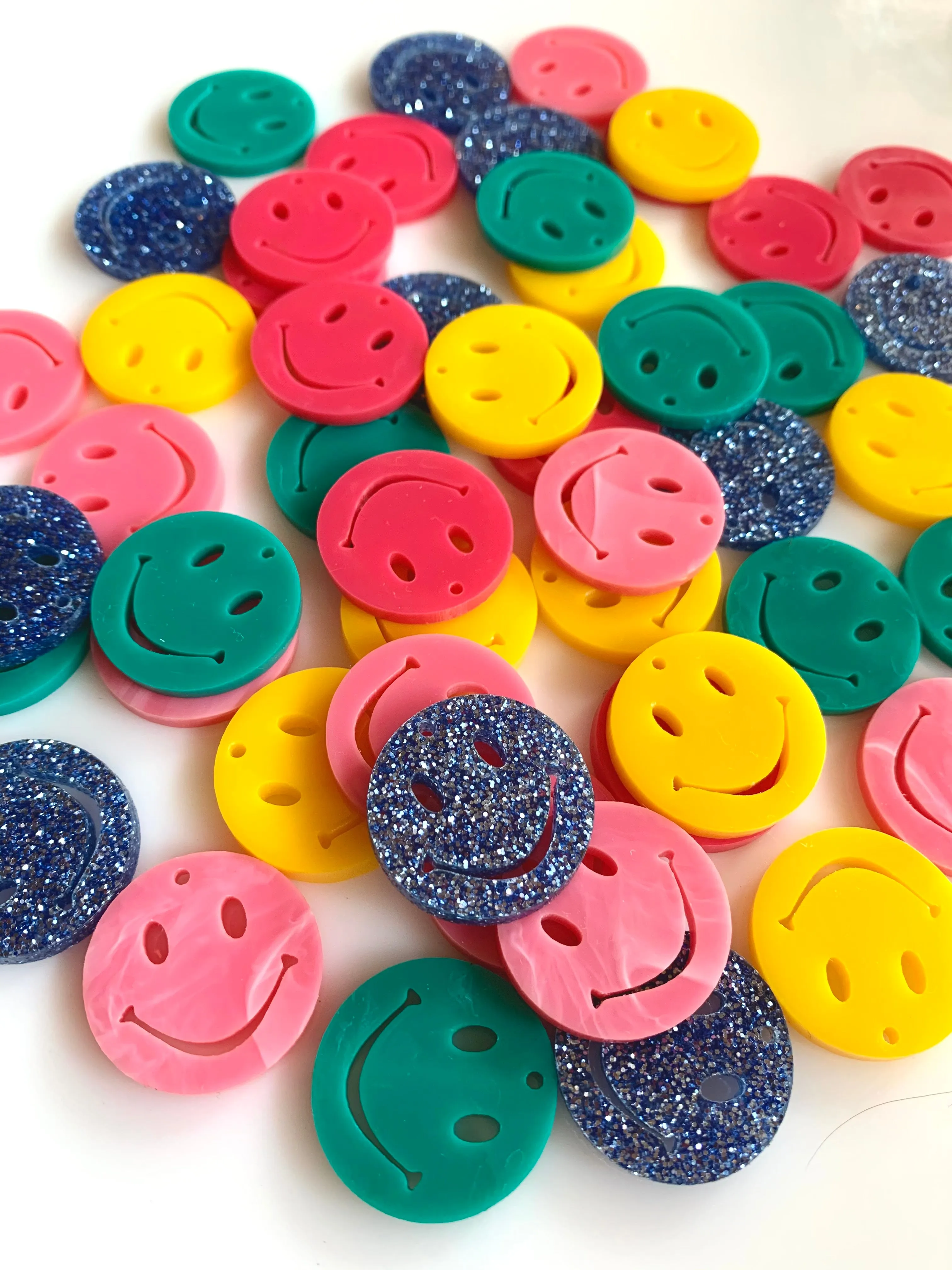Smiley face Charms/ Carita feliz / 10 Pieces, 25mm