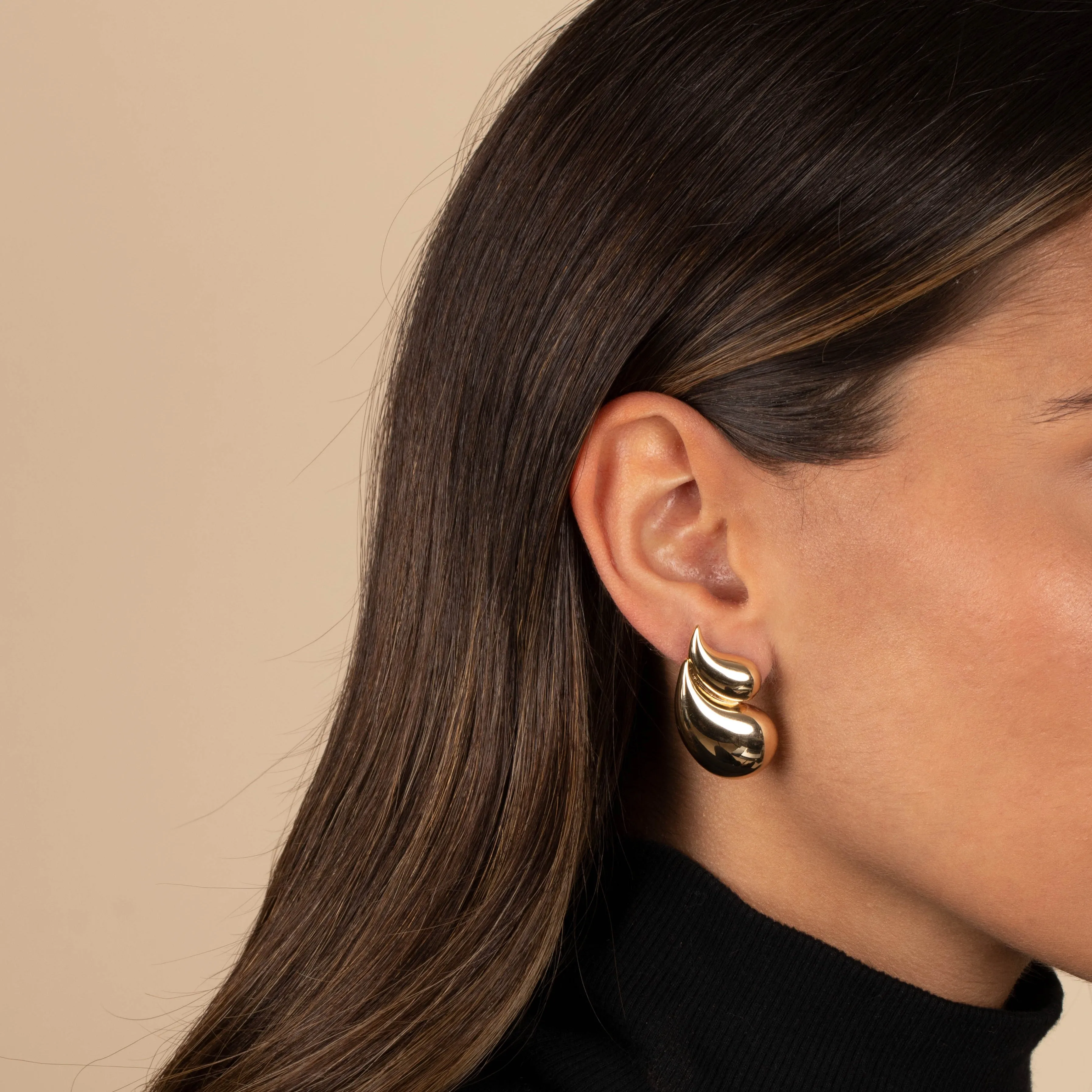 Solid Double Graduated Teardrop Stud Earring