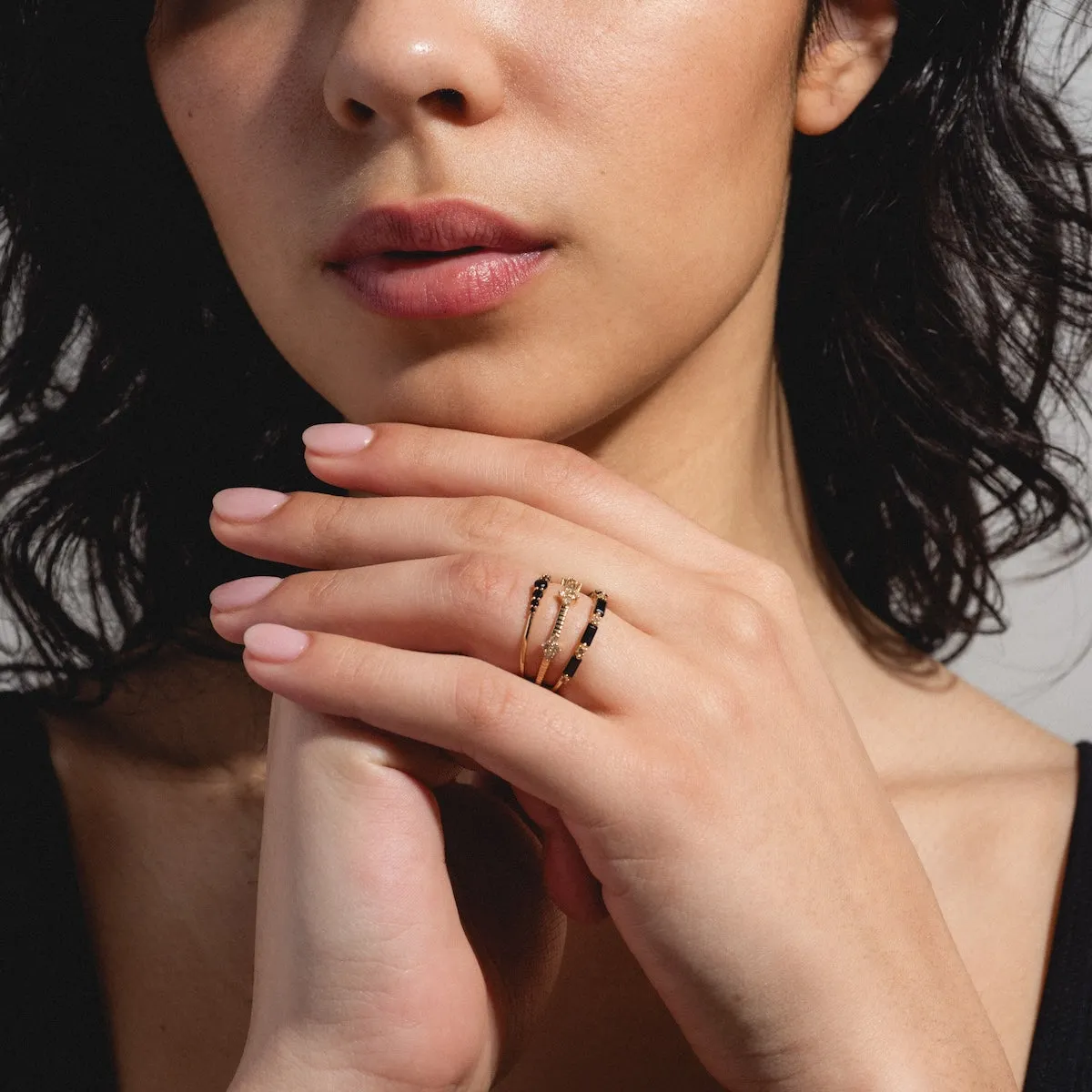 Solid Gold Black Agate Baguette Band