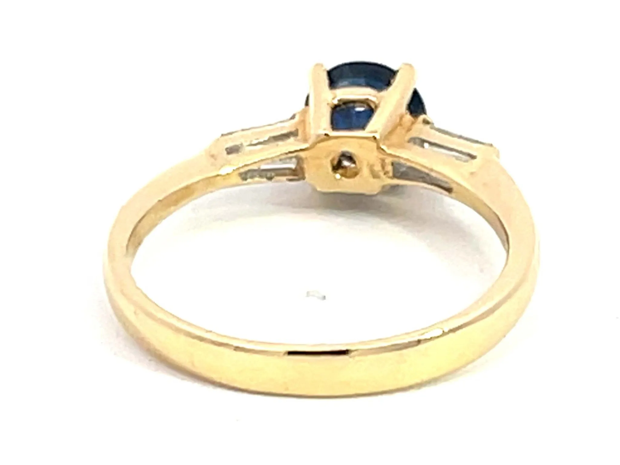 Solitaire Blue Sapphire with Baguette Diamond Accents Ring in 14k Yellow Gold