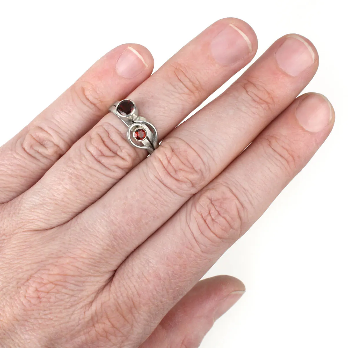 Spiral Ring with Garnet