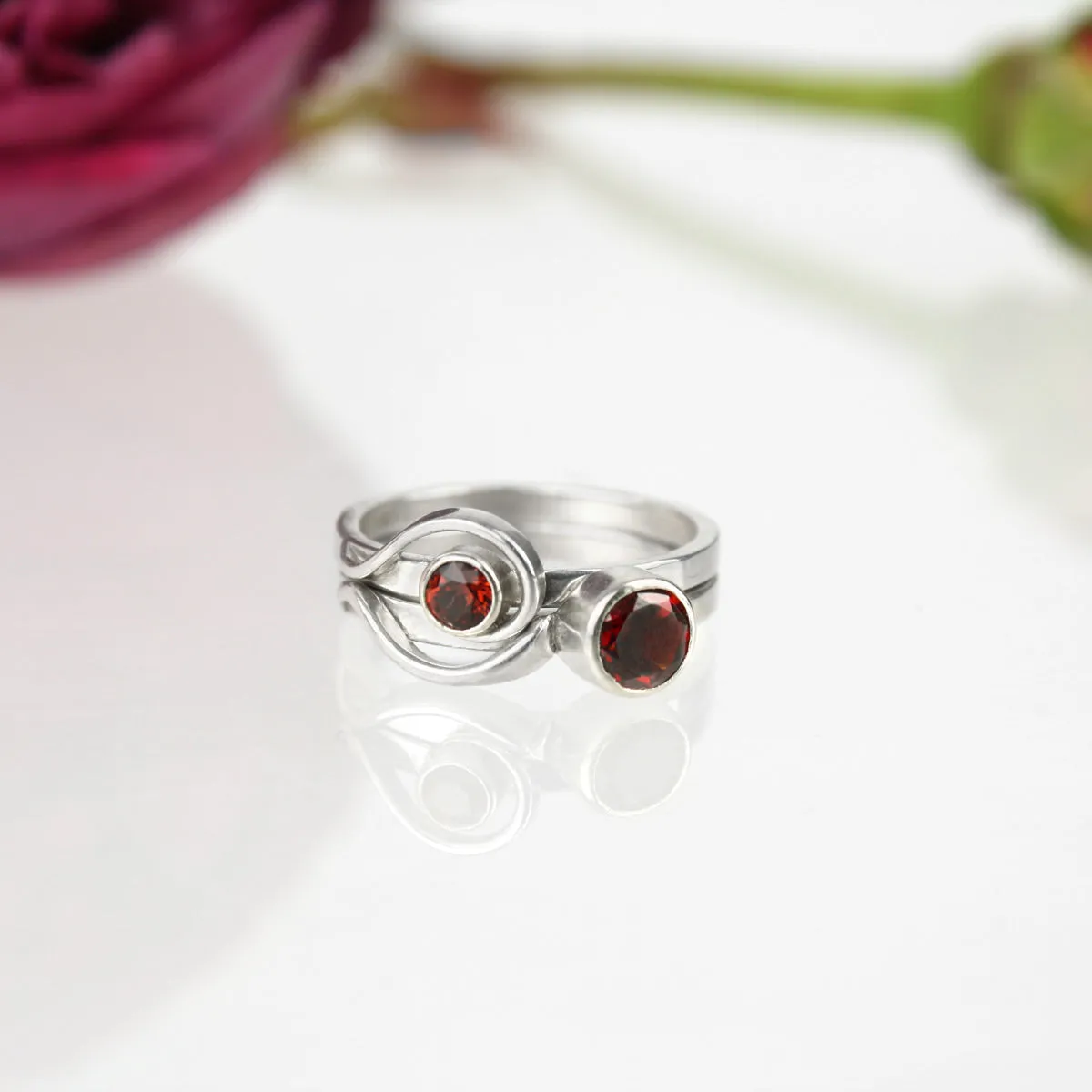 Spiral Ring with Garnet
