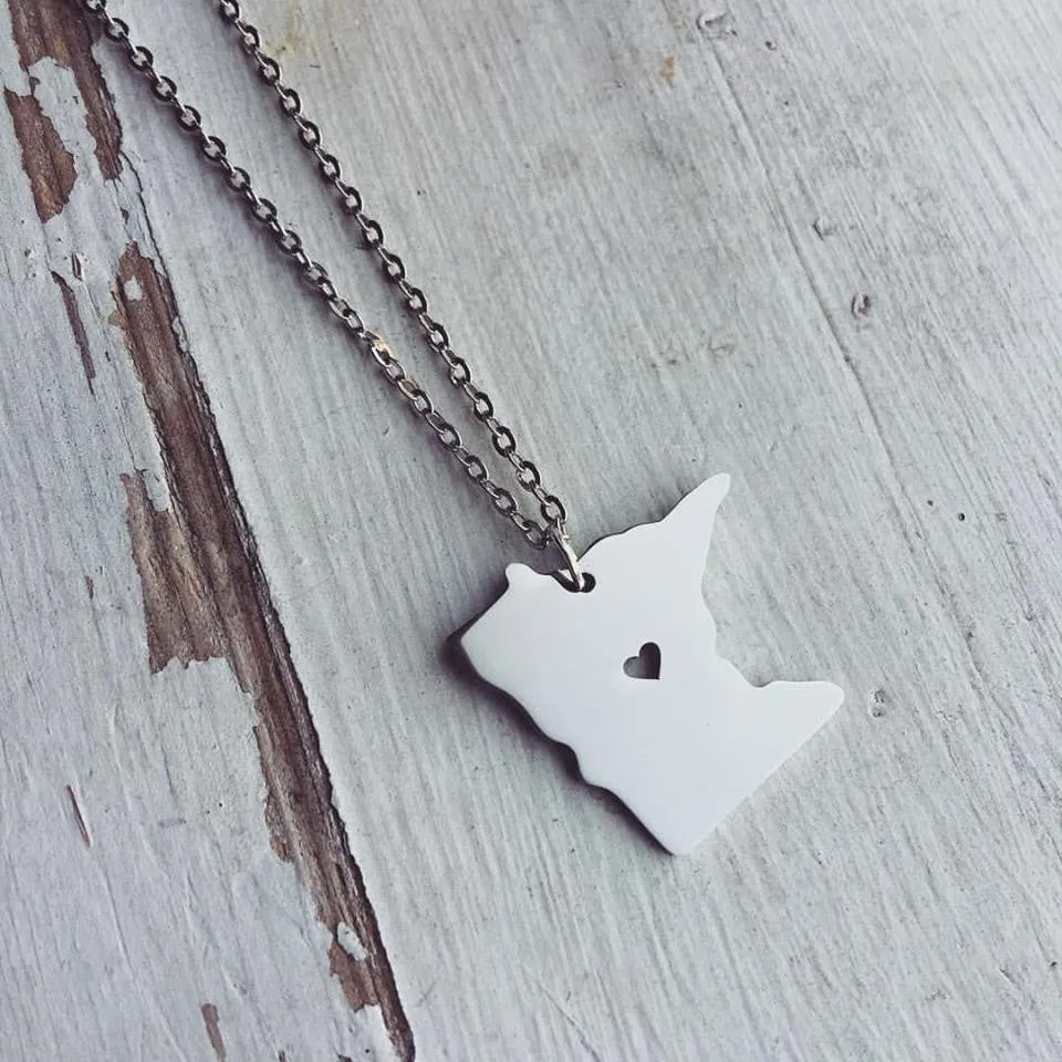 State necklaces! Stainless steel | All states available | Heart in middle of state | Minnesota