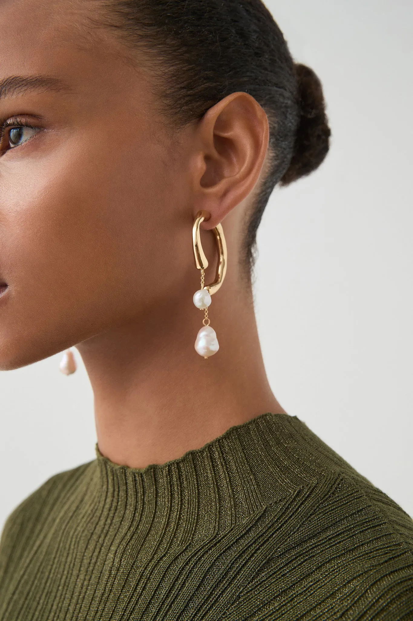 Talla Pearl Drop Hoop