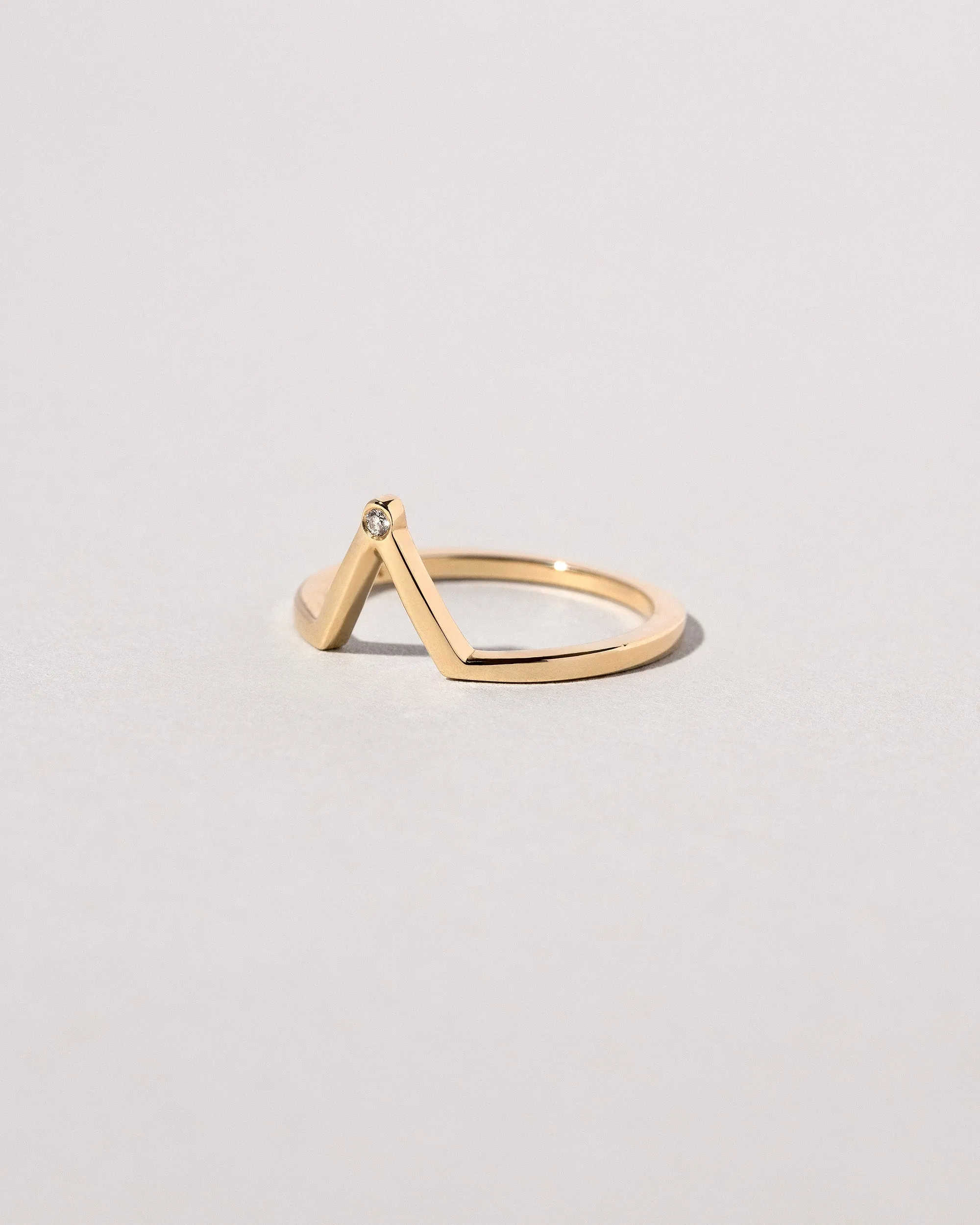 Triangle Band - Single Bezel-Set Diamond