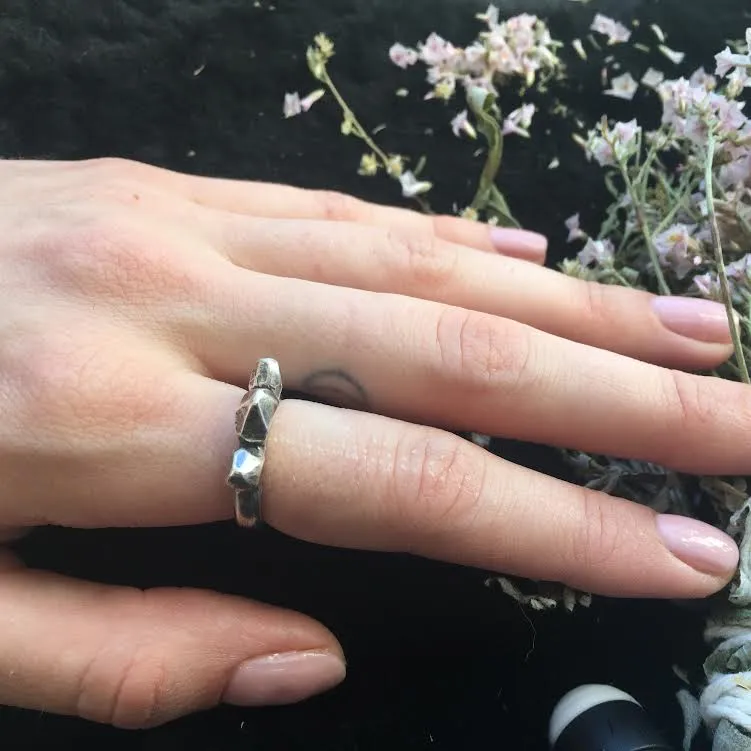 TRIPLE SPIKE RING