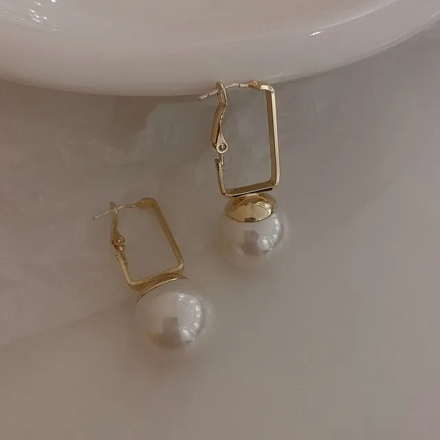 Unique Retro Pearl Stud Earrings for Women Party Wedding Jewelry