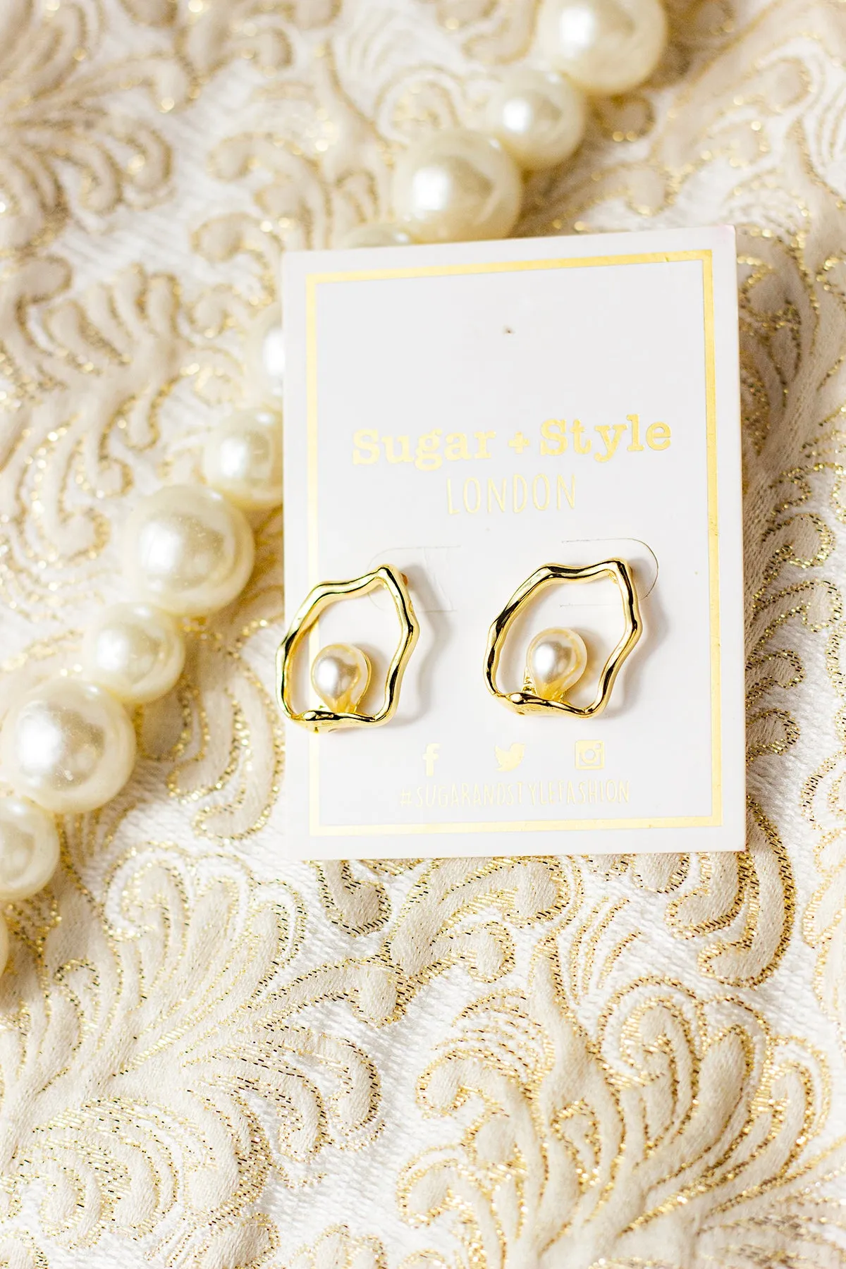 Wavy Wiggle Pearl Stud Earrings