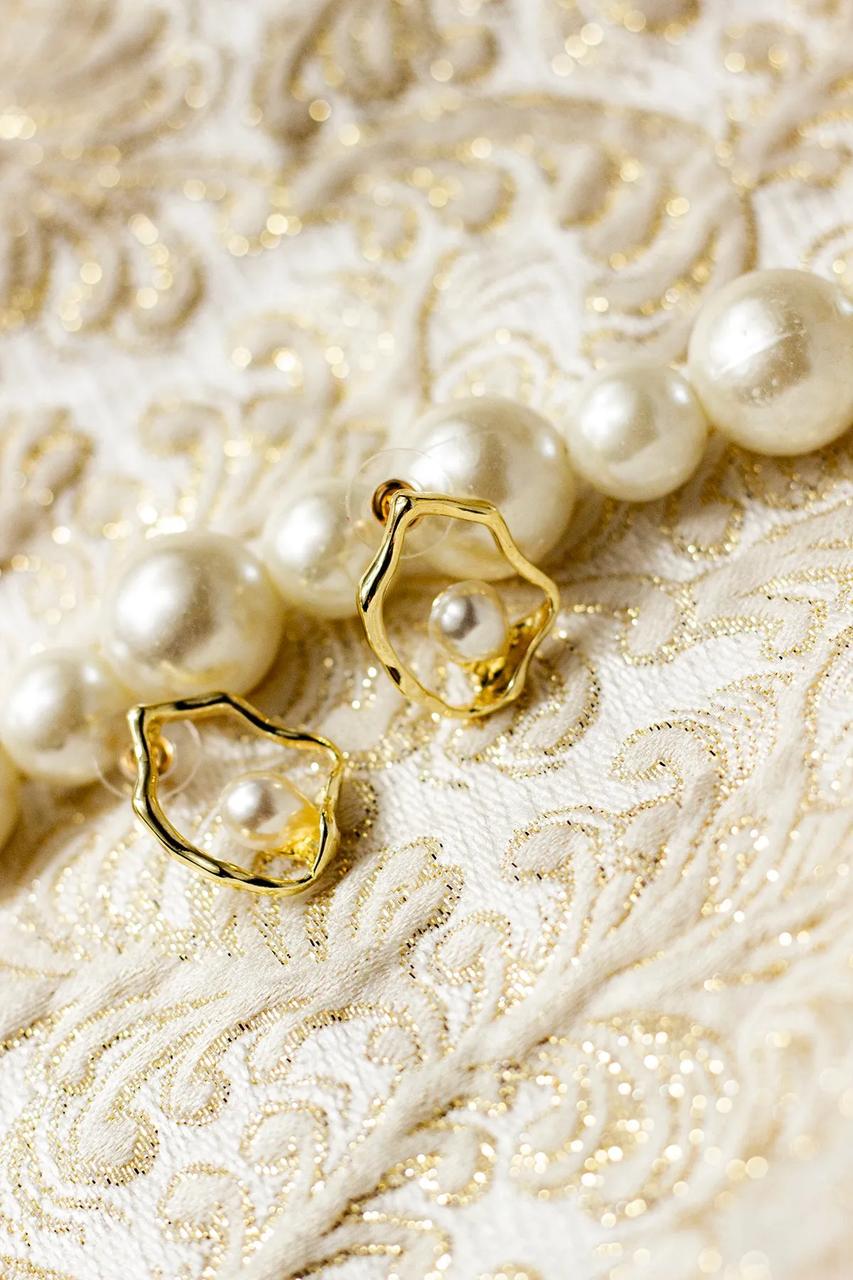 Wavy Wiggle Pearl Stud Earrings