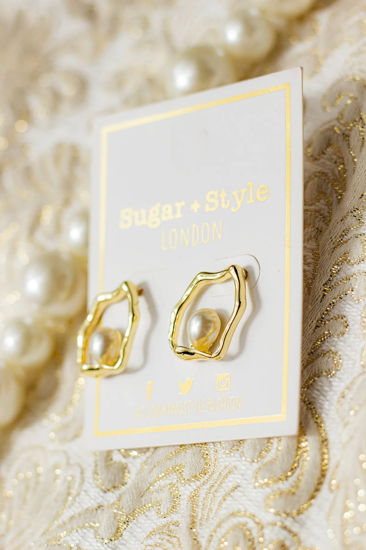 Wavy Wiggle Pearl Stud Earrings