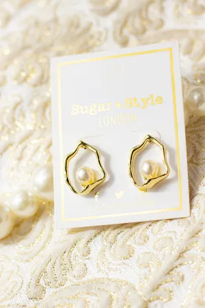 Wavy Wiggle Pearl Stud Earrings