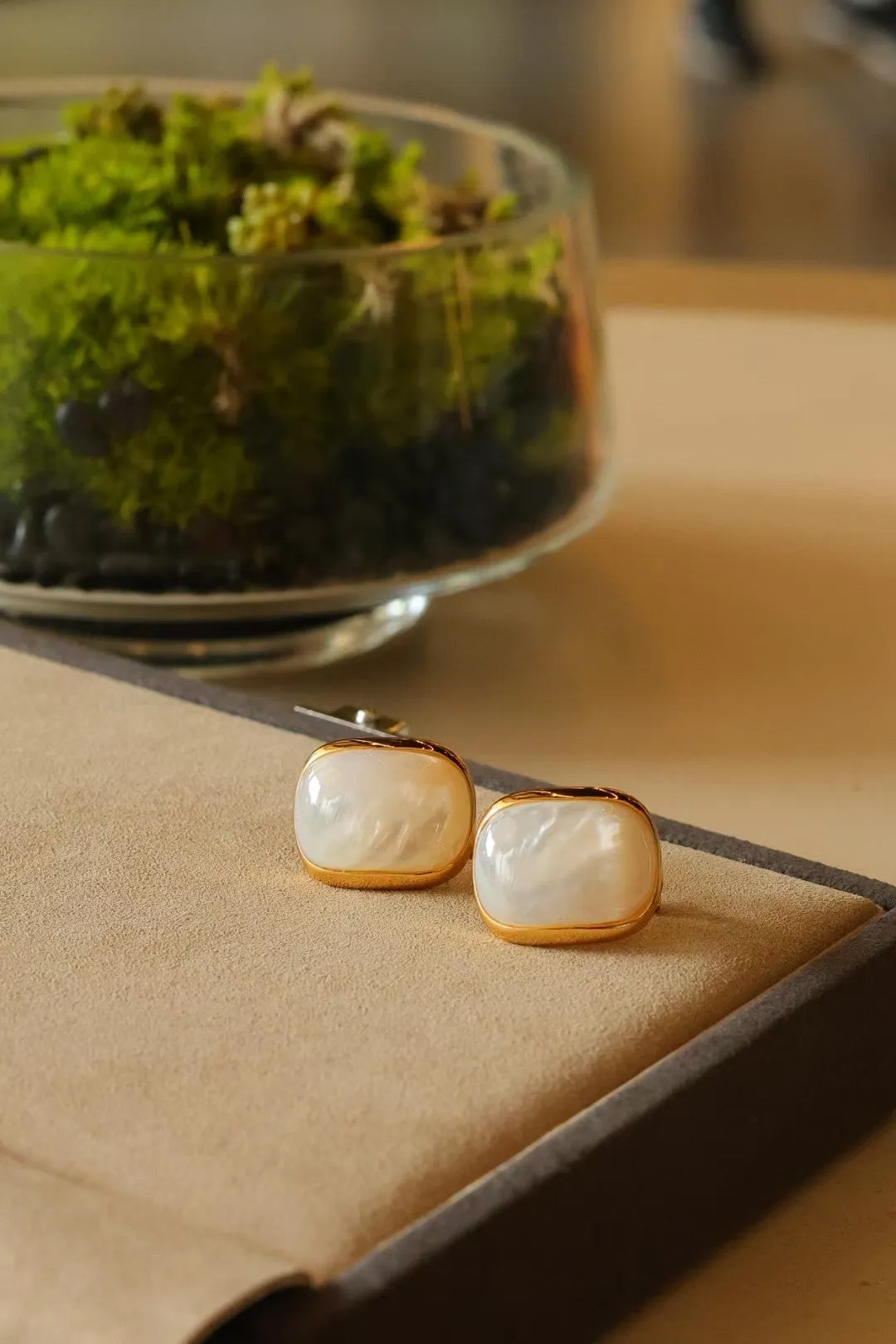 White Mother-of-Pearl Square Earrings
