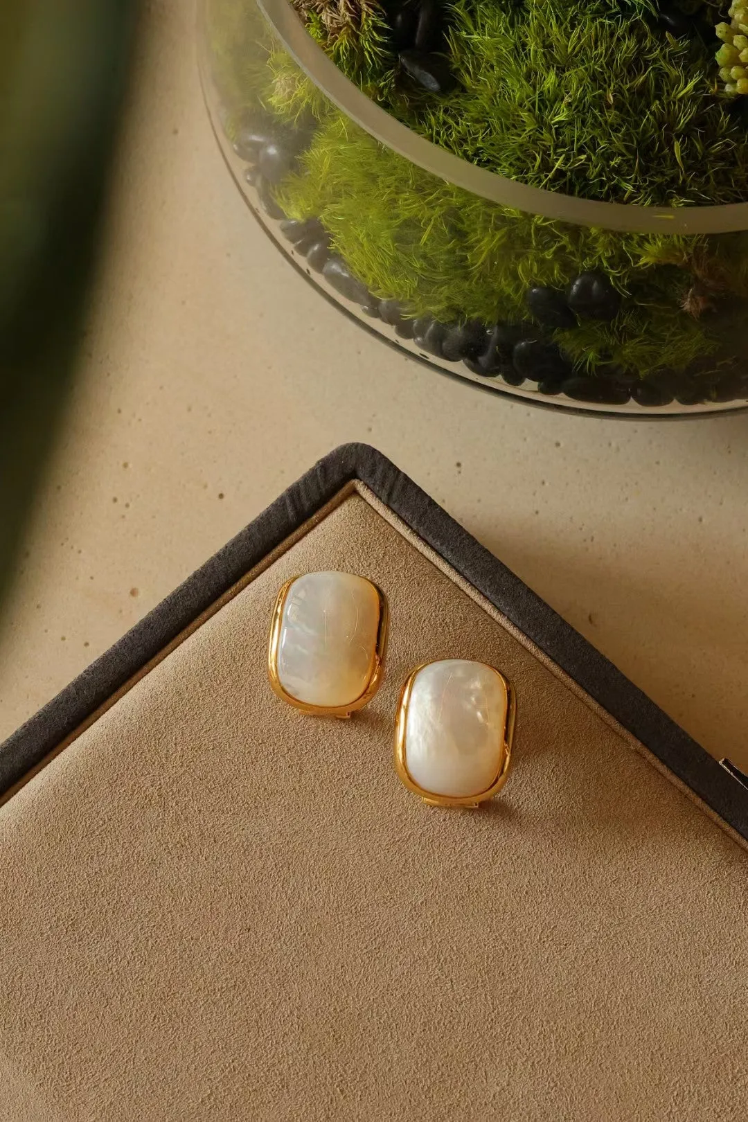 White Mother-of-Pearl Square Earrings