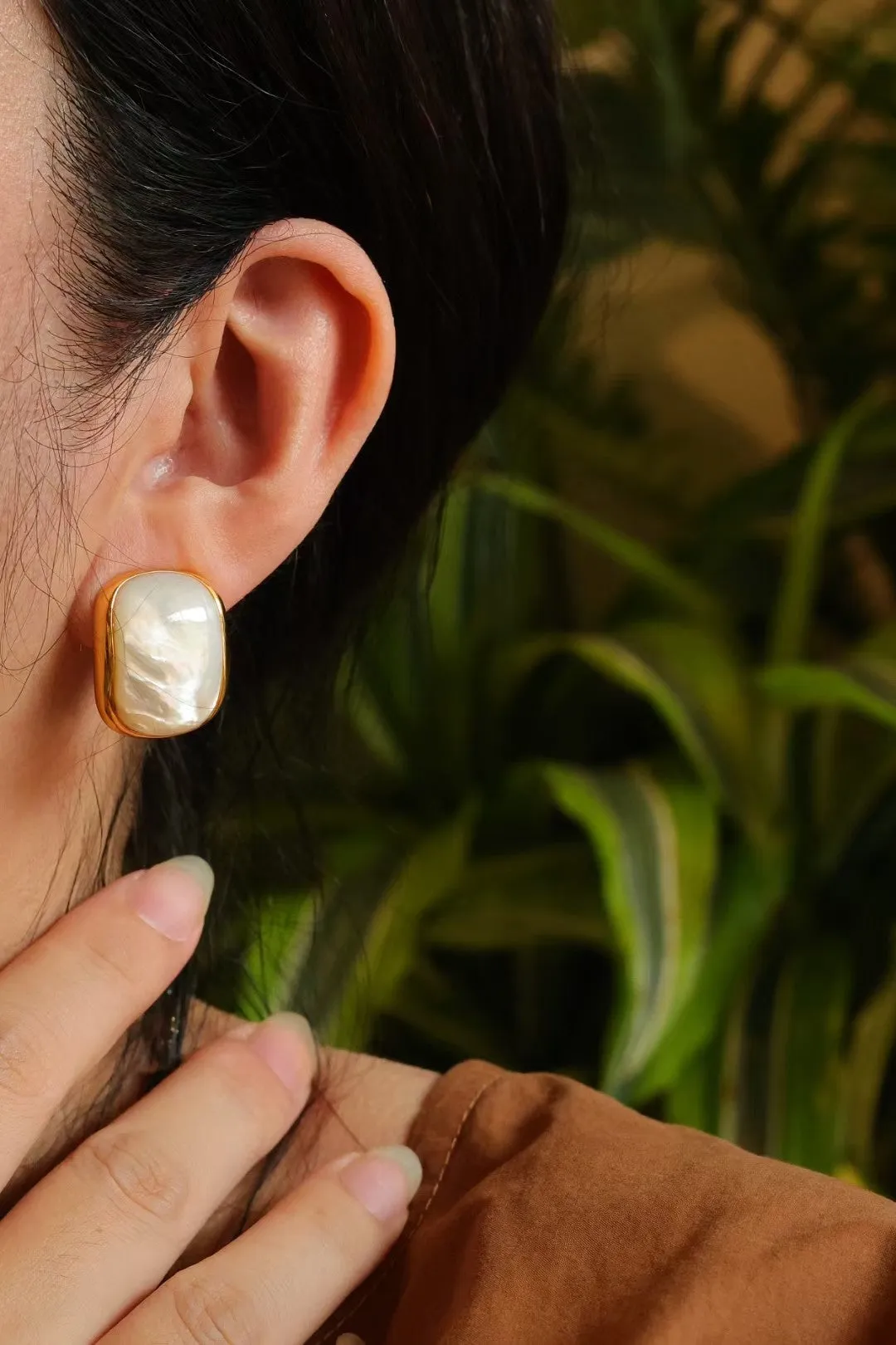White Mother-of-Pearl Square Earrings