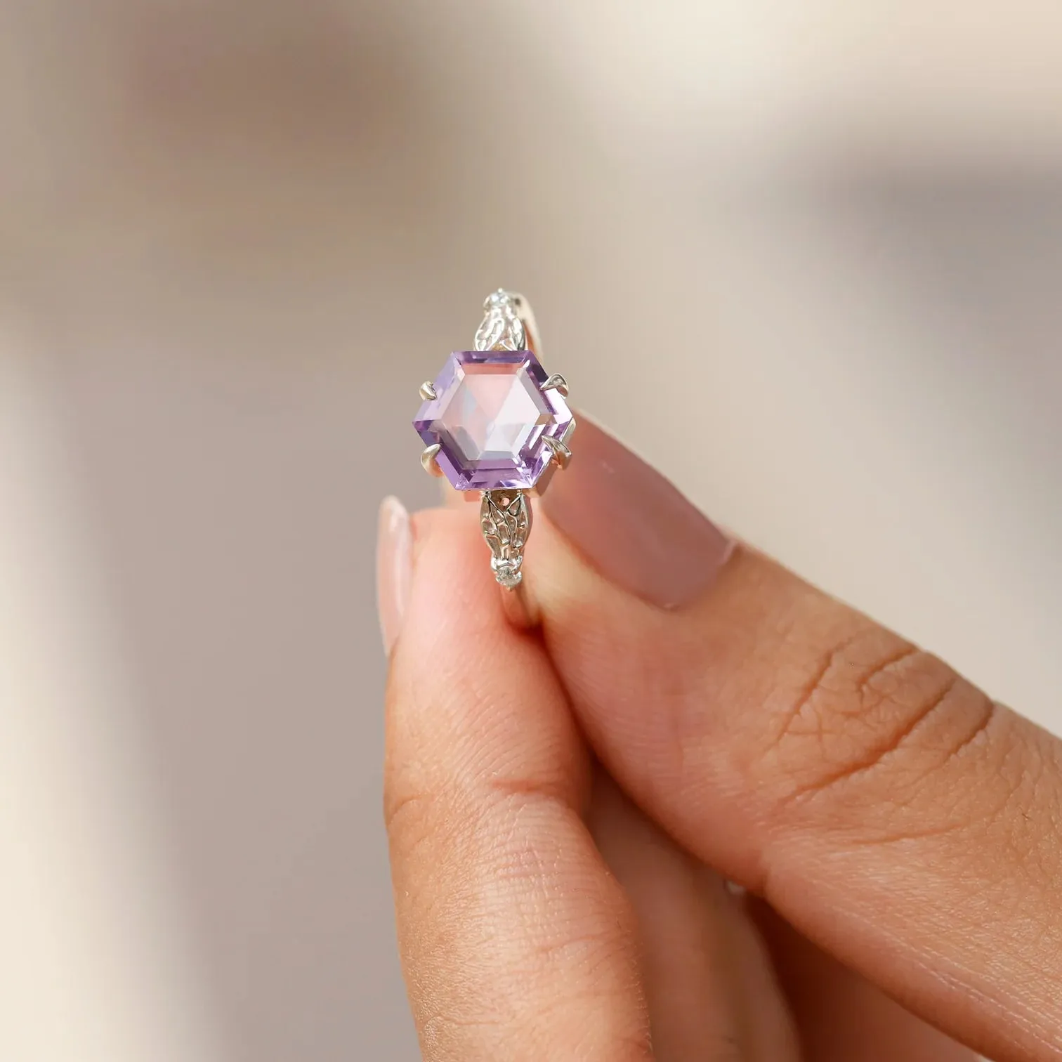 Yoshi Hexagon Amethyst with Leaves Band