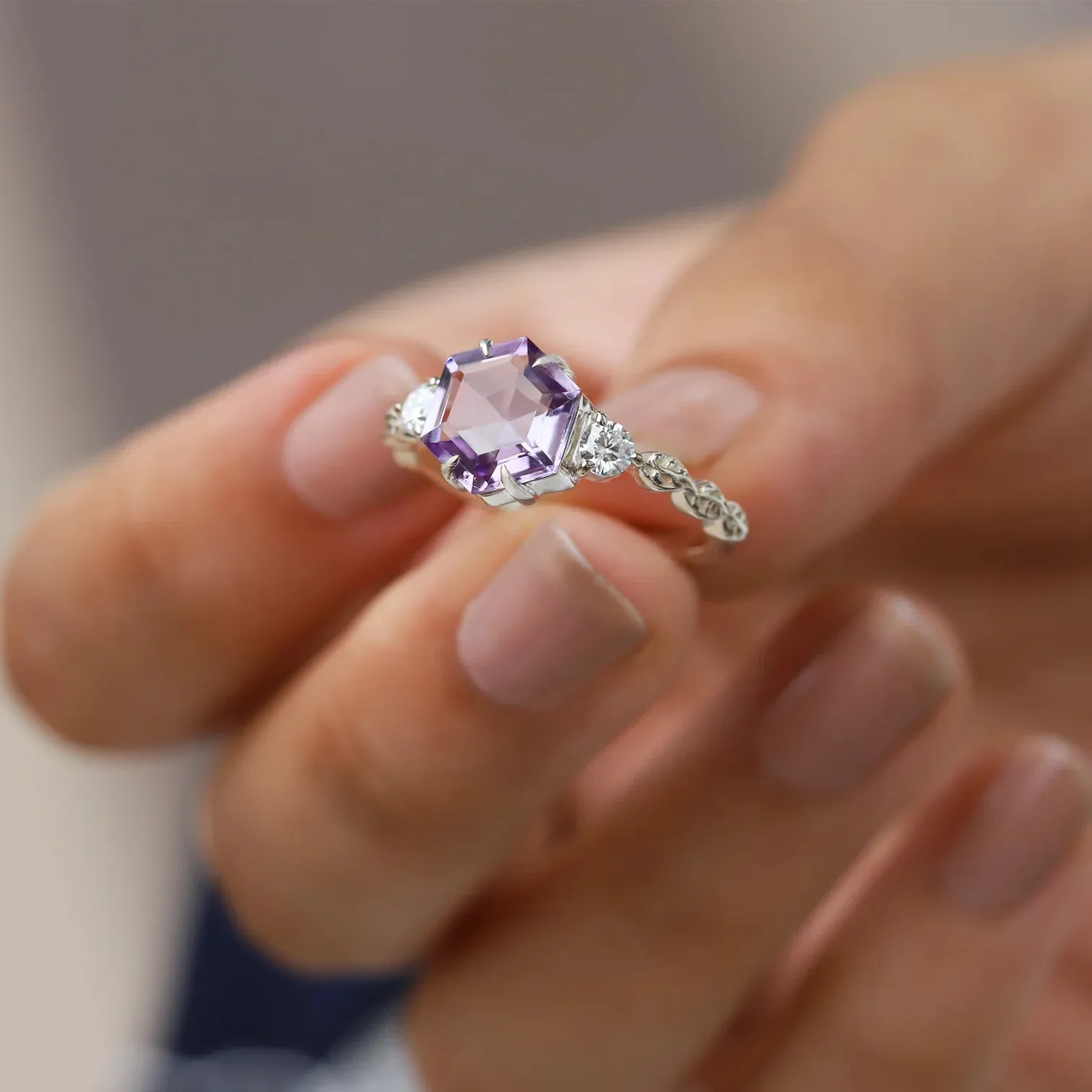 Yoshi Hexagon Amethyst with Leaves Band