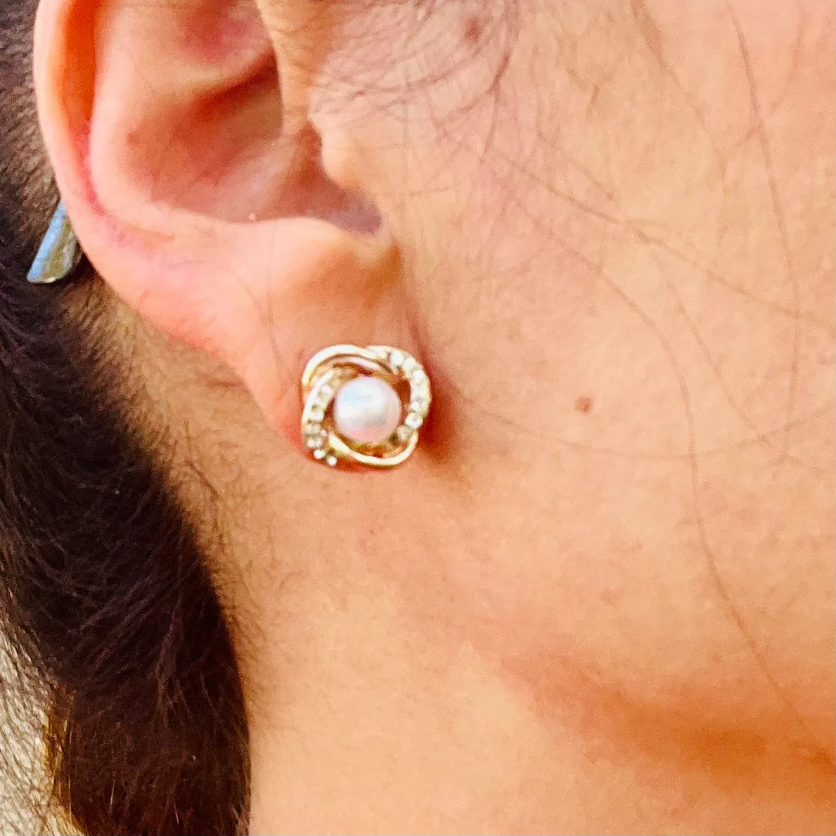 Zircon Pearl Twist Stud Earrings